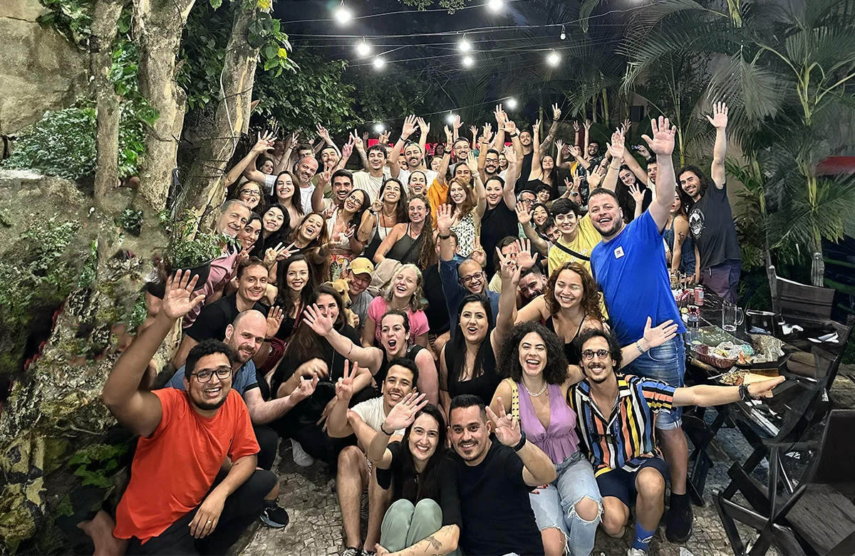 Grupo reunido em um encontro da comunidade GetOutside